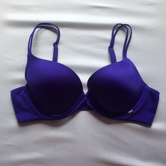 Victoria's Secret Other - Victoria’s Secret Lightly Lined Plunge Bra